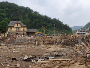 Verwüstung und Zerstörung nach einem Hochwasser